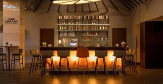 Renaissance Atyrau Hotel - Atıraw - Bar