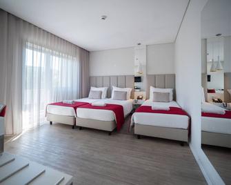 Hotel Canada - Lisbon - Bedroom