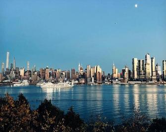 Waterfront NYC skyline views - 友聯市 - 室外景