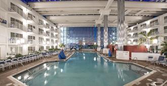 Princess Royale Oceanfront Resort - אושן סיטי - בריכה