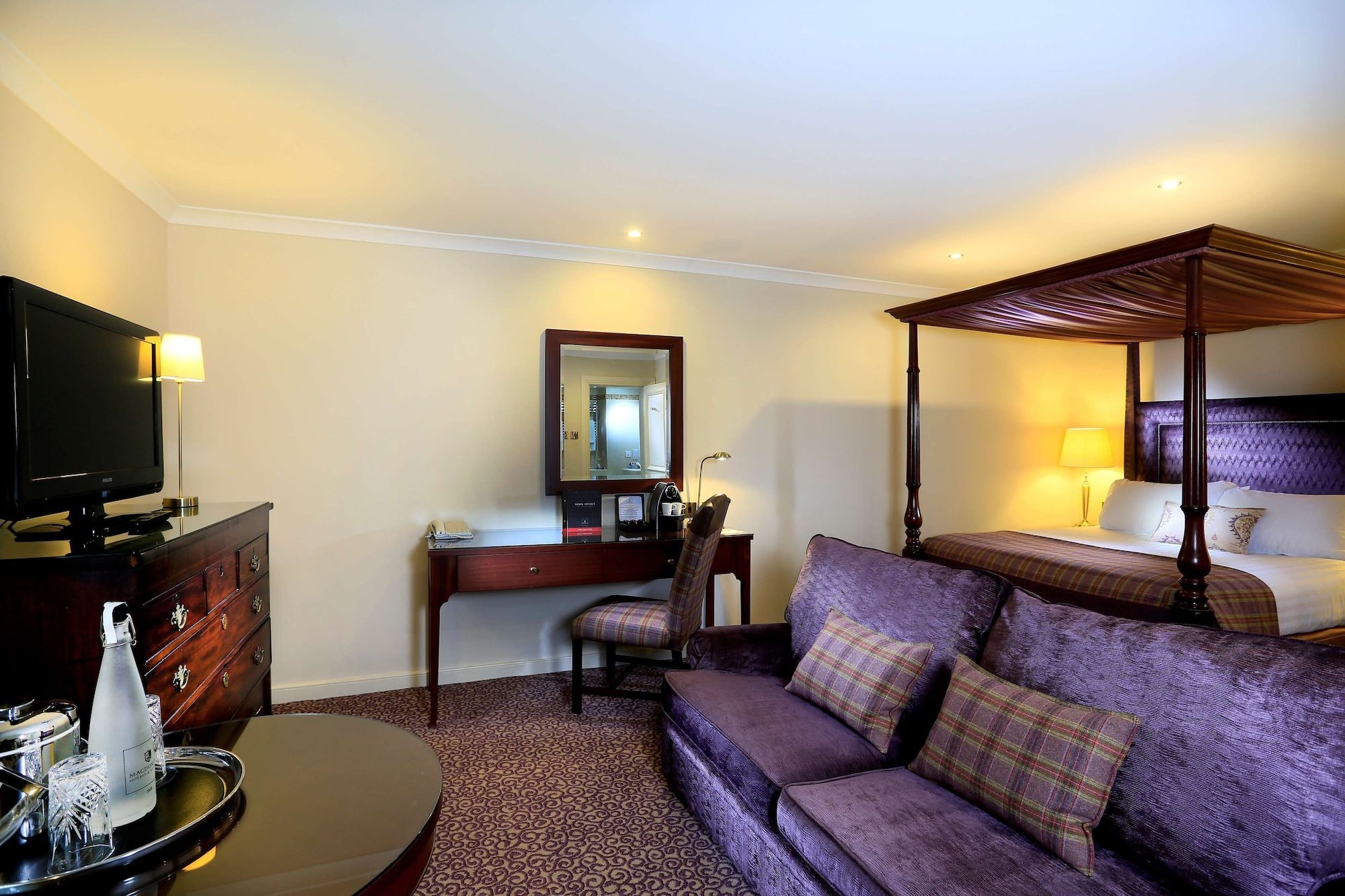 Macdonald Houstoun House - Broxburn
