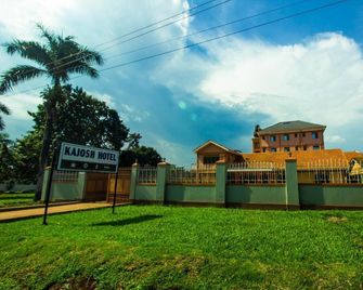 Kajosh Hotel - Jinja - Gebouw