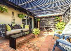 Apartment With Charming Patio Bbq Near Beach Free Utils - Noord - Patio