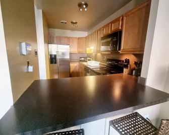 Amazing 2 Bedroom 2 Bath Condo - Elkins Park - Kitchen