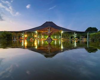 Omah Sinten Heritage Hotel & Resto - Surakarta City