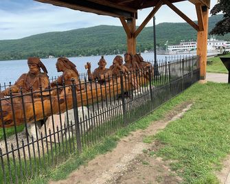 The Lake George Inn - Lake George