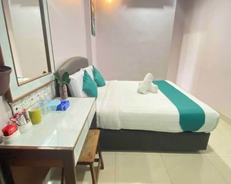 Sun Tree Hotel @ Triang - Teriang
