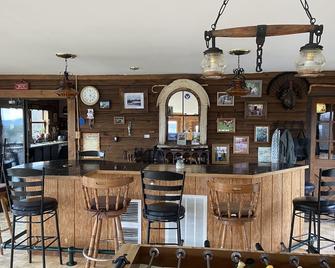 Spacious Log Home Retreat With Amazing 25 mile View Of Delaware County - Jefferson - Bar