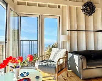 Oceanfront Cottage with Stunning Views 2 \nmin. to Beach, near Cabot Trail & Park - Margaree Harbour - Sala de estar