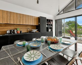 700m from the beach, nice house for 8 - Sarzeau - Salle à manger