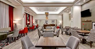 Hampton Inn & Suites by Hilton Grande Prairie - Grande Prairie - Restaurante