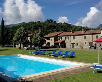Coriana Apartments & Villas - Mulazzo - Pool