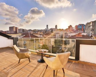 Business Life Boutique Hotel & Spa - איסטנבול - מרפסת