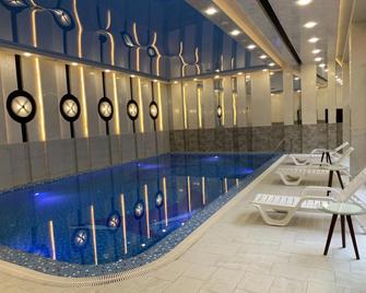 Chinor Hotel Fergana - 페르가나 - 수영장