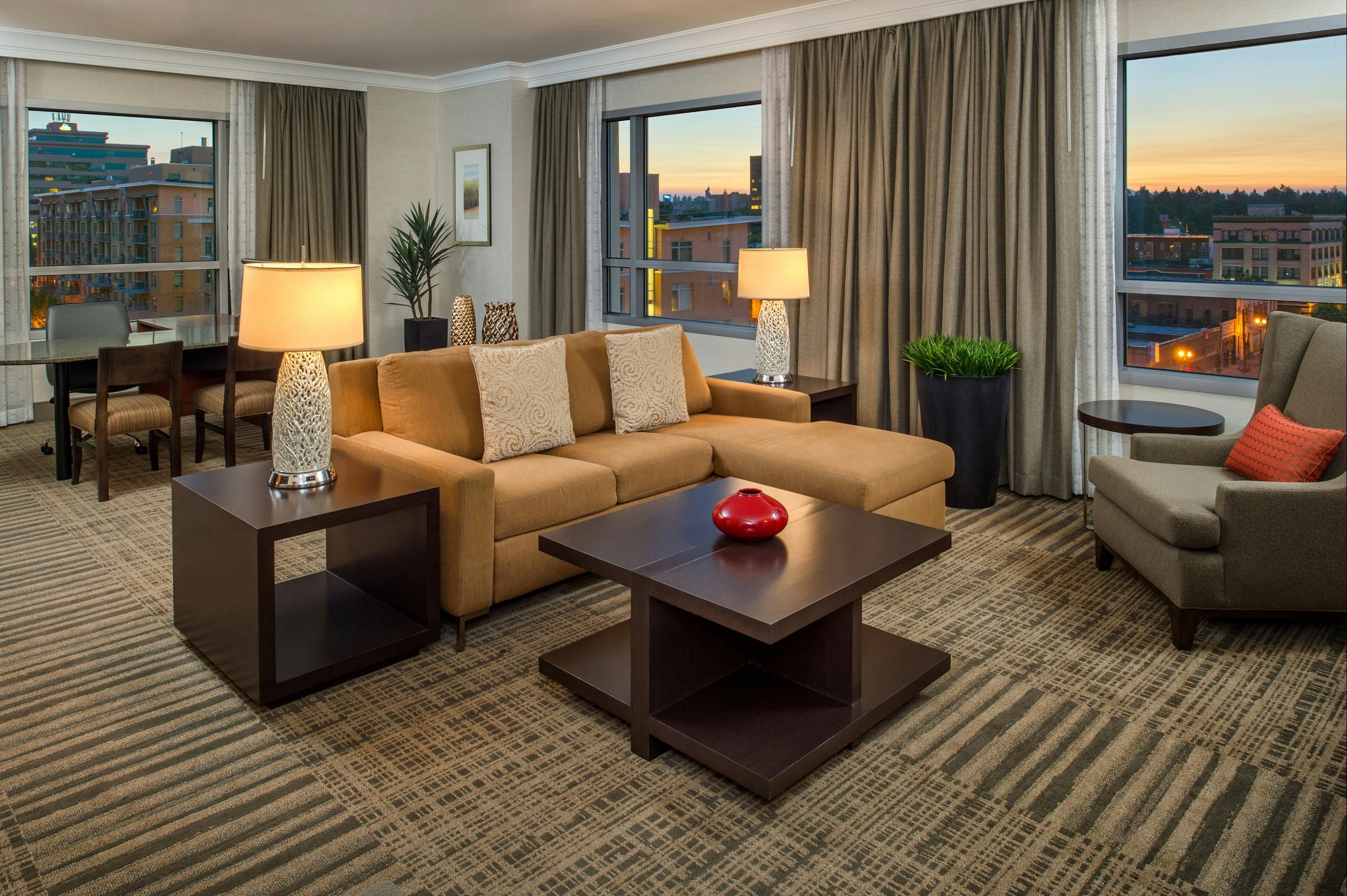 Hilton Vancouver Washington - Vancouver - Living room