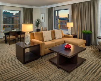 Hilton Vancouver Washington - Vancouver - Living room