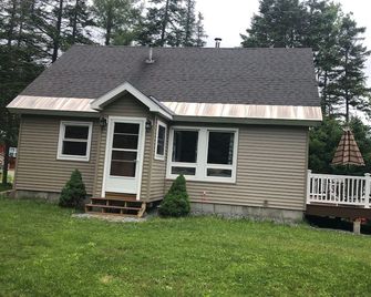 Perfect For A Peaceful Get Away In Clean Fresh Vermont Air! - Bennington - Gebäude