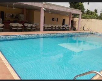 Gade Place Hotel - Порт Харкорт - Басейн