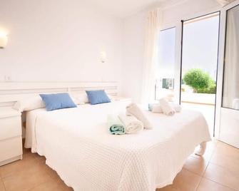 Apartamentos Annabel's I - Cala Galdana - Habitación