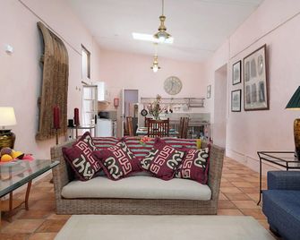 El Cello - Mácher - Olohuone