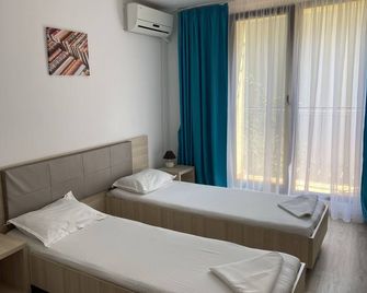 Q Hotel - Neptun