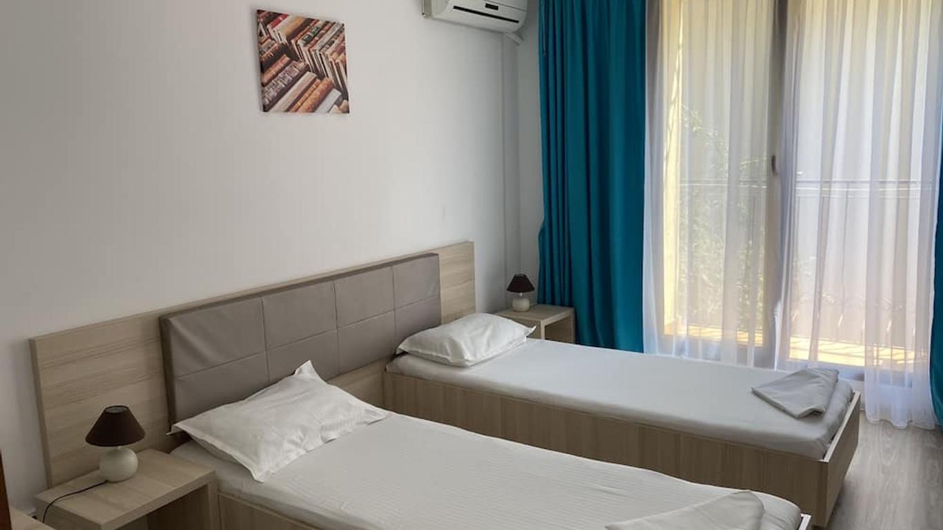 Q Hotel