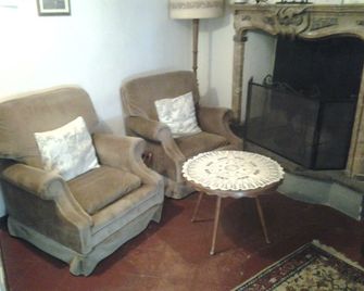 Casa Mario Lupo - Apartments and Rooms - Бергамо - Вітальня