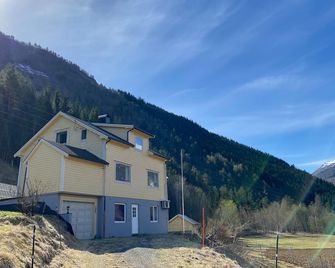 4 Bedroom Gorgeous Home In Valldal - Valldal - Edificio