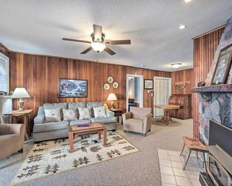 Spacious Home with Deck on Lake Chetek! - Chetek - Living room