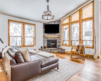 Steel Lane Hideaway - Government Camp - Living room