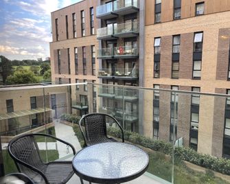 Godfrey house, Edinburgh way Harlow - Харлоу - Балкон