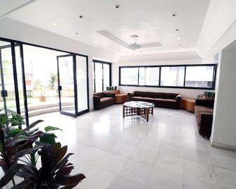 Hotel Foliage Jamnagar Gujarat - Jamnagar - Lobby