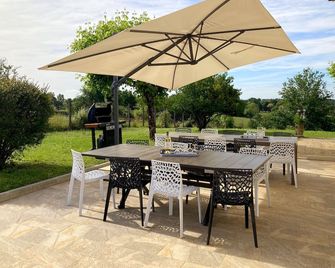 Gites Bel Air de Rosette - Bergerac - Innenhof