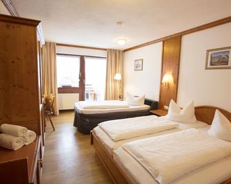 Akzent Hotel Alpenrose - Nesselwang - Ložnice