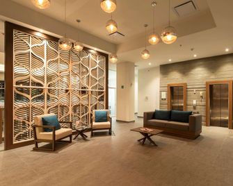 Microtel Inn & Suites by Wyndham Irapuato - Irapuato - Salónek