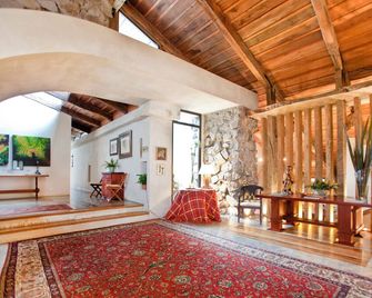 Poas Volcano Lodge - Vara Blanca