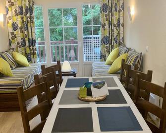 Superbe duplex les belles Rives Argentat bords Dordogne avec wifi - Argentat - Essbereich