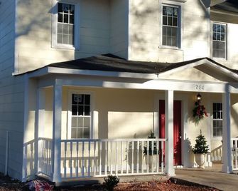 Nice 3br 2.5 Bath House Near Cooks Museum - Decatur AL - Decatur - Building