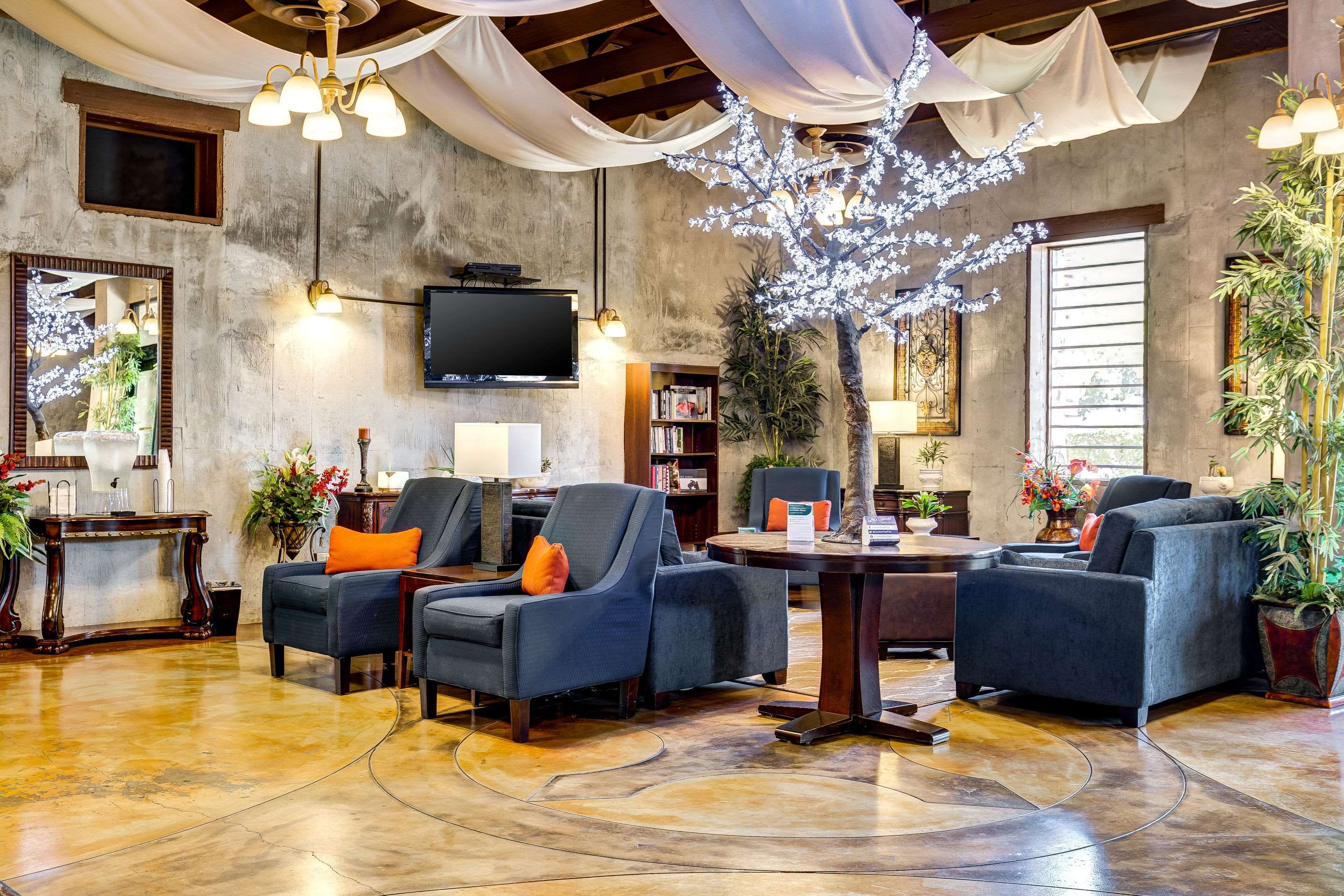 Comfort Inn Pomona near Fairplex thumbnail 2