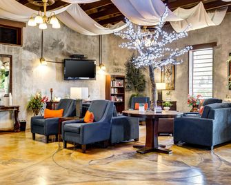 Comfort Inn Pomona near Fairplex - Pomona - Salónek