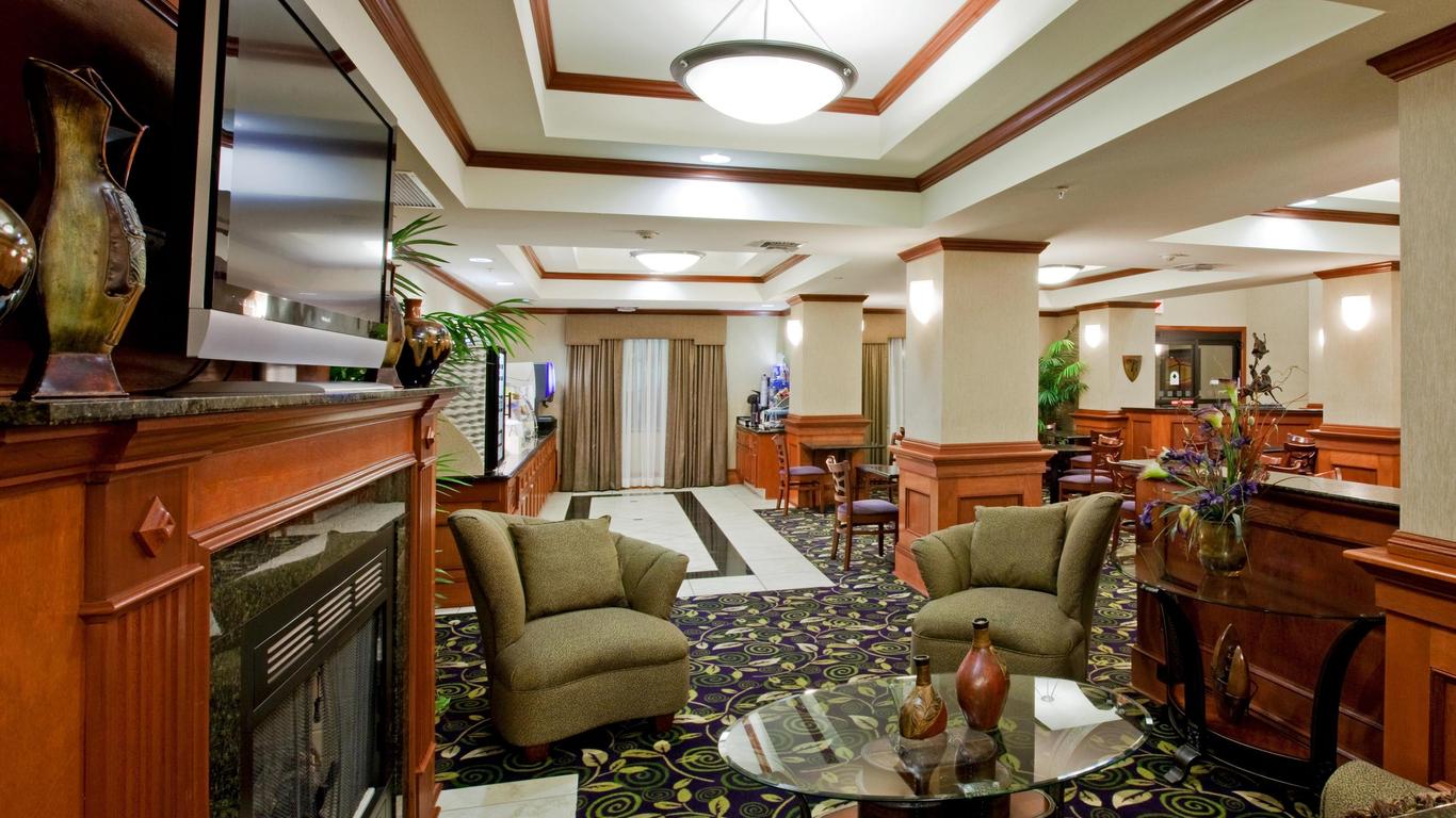 Holiday Inn Express & Suites Ada