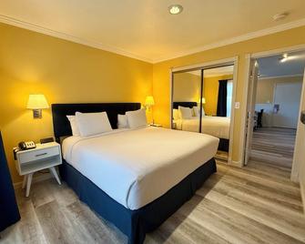 Monterey Bay Lodge - Monterey