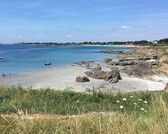 The beach on foot, new, small terrace for 2 people. - Névez - Plage
