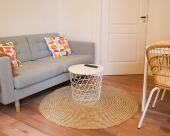 Studio in Strandstijl Vlakbij het Strand - The Hague - Living room