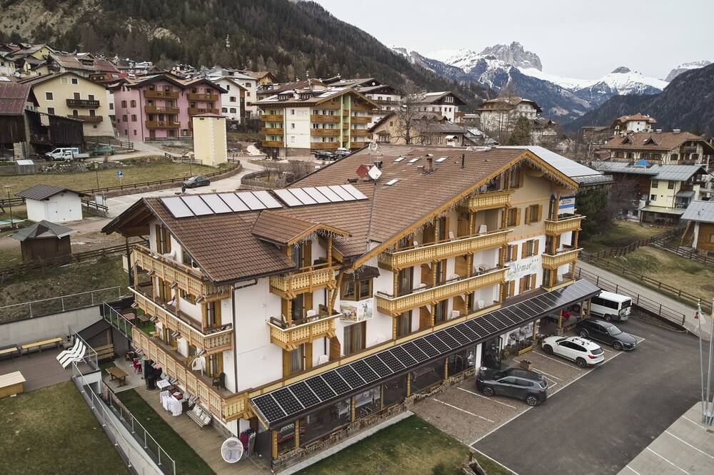 Berg Hotel Latemar Spitze - ויגו די פאסה - בניין