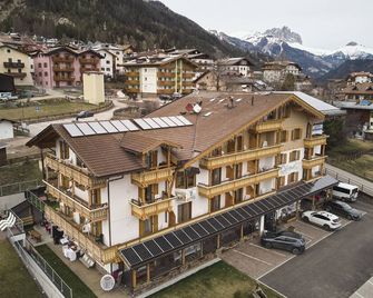 Berg Hotel Latemar Spitze - ויגו די פאסה - בניין