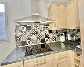 Carré d'or Duplex, by Welcome to Cannes - 戛納 - 廚房