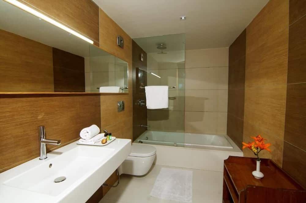 Banon Resorts - Manali - Badkamer