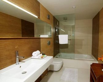 Banon Resorts - Manali - Badkamer