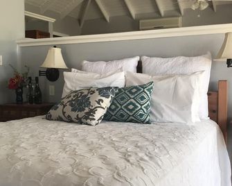 Lavanda Cottage, Romantic Ocean Getaway - Shoal Bay - Schlafzimmer